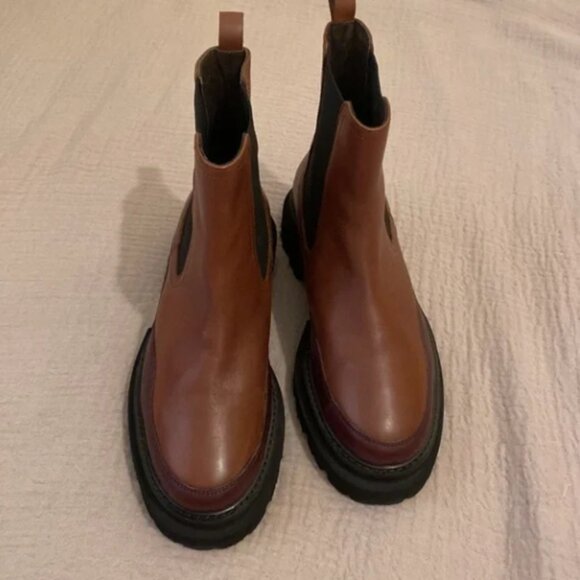 Seychelles • brown leather chelsea boots - Picture 6 of 11